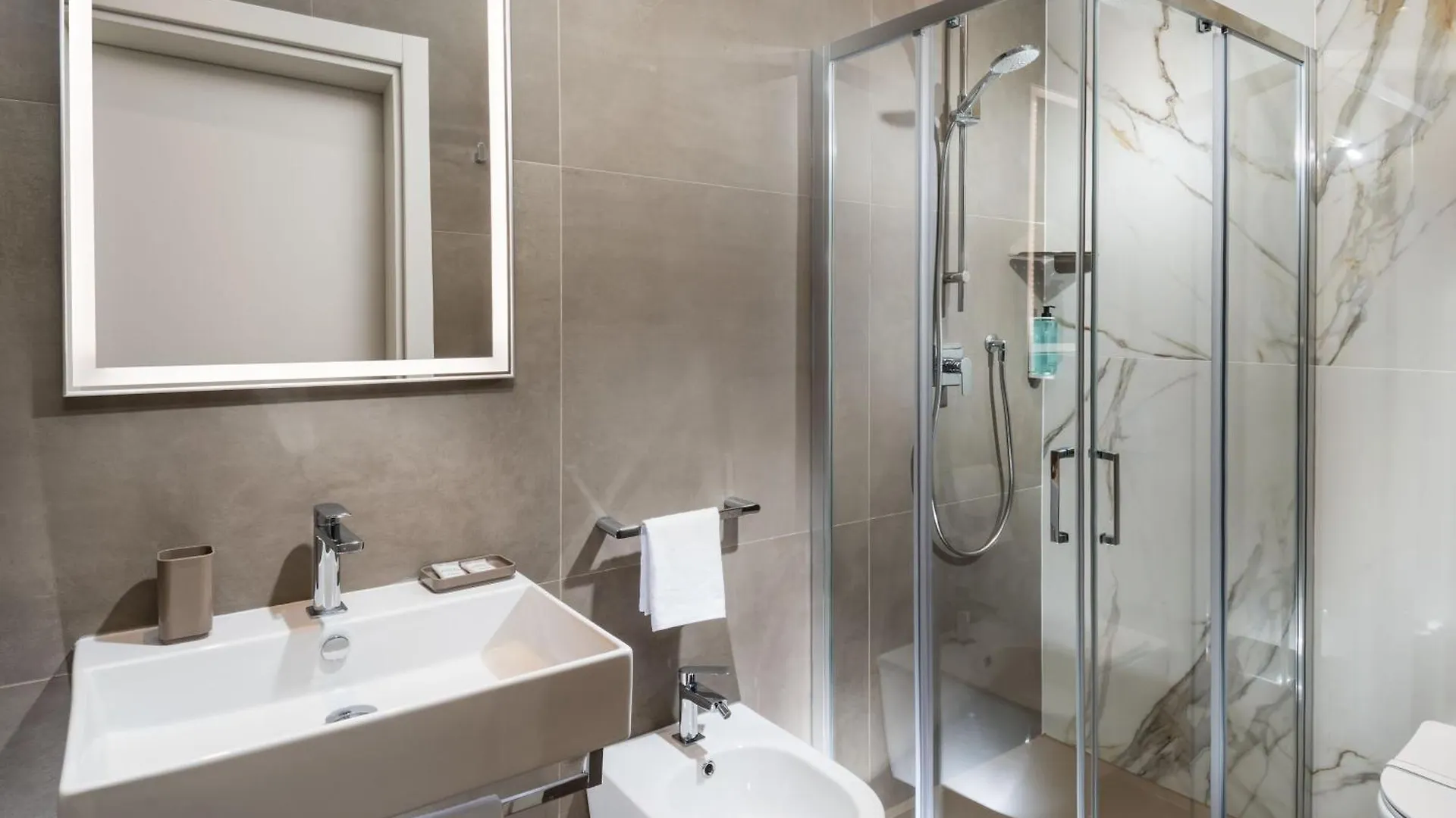 ***  Hotel International Direttamente Sulla Sabbia Misano Adriatico Italien