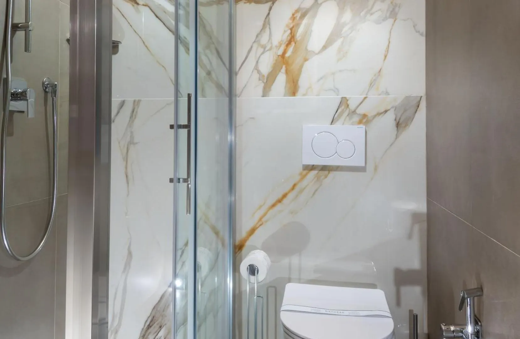 Hotel International Direttamente Sulla Sabbia Misano Adriatico 3*,  Italien